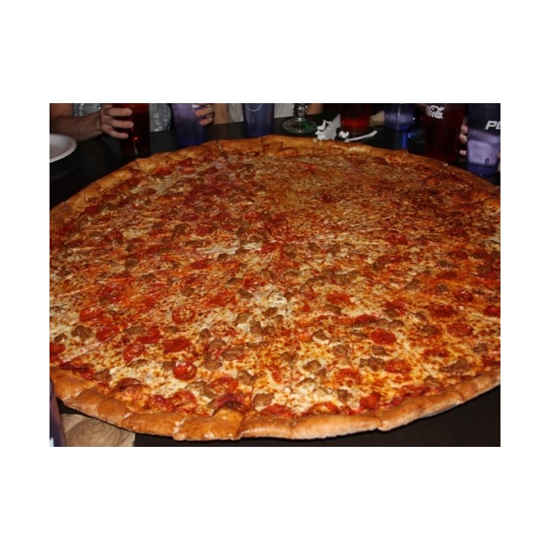 A Notorious, da Pinhead's Pizza de Dublin, Irlanda, considerada a maior pizza do país.